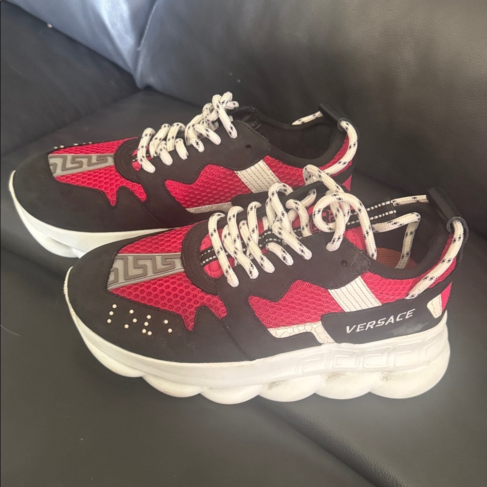 Women’s Versace sneakers size 37. Women’s 6.5